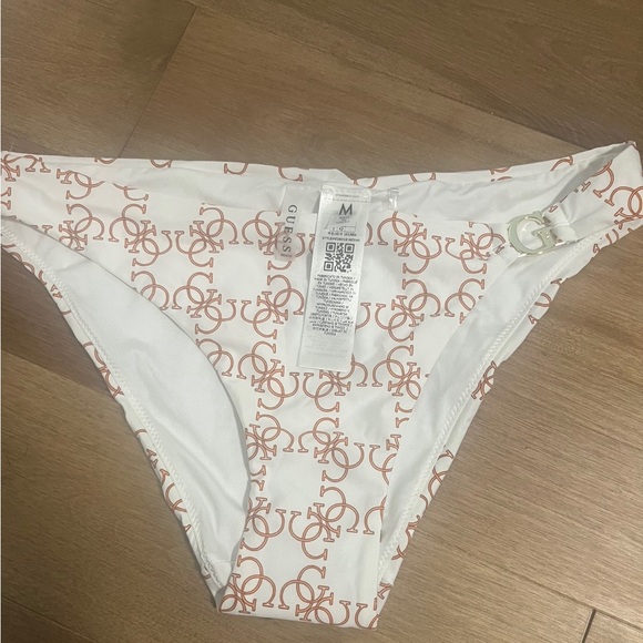 ⭐️Host pick!Guess Women's Bikini Bottoms - Picture 2 of 4